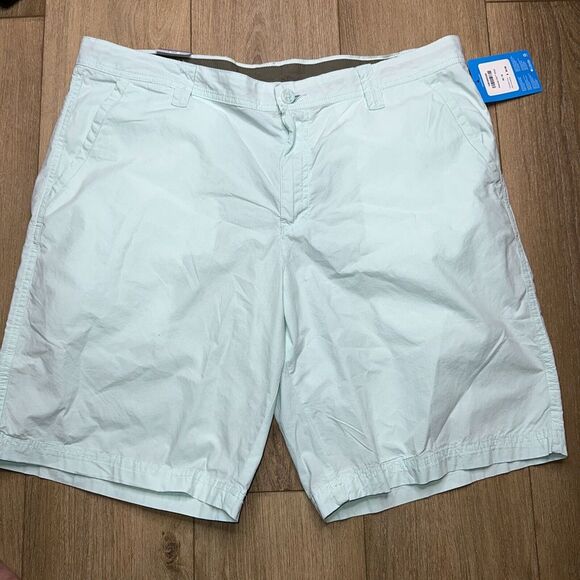 Columbia Mens Size 38W 10L Washed Out Cotton Chino Short Pale Mint Green NWT‎ - Picture 1 of 8